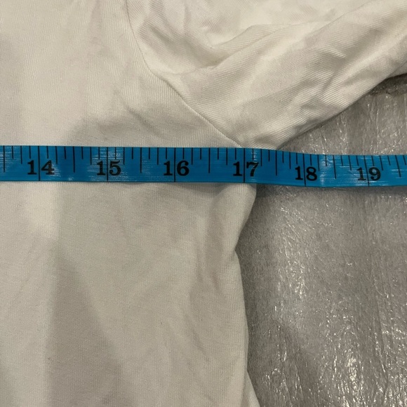 ❤️2/$30❤️[S/M]Cielo Blu Women's White V-Neck Flare Blouse Bell Sleeve - Picture 4 of 6